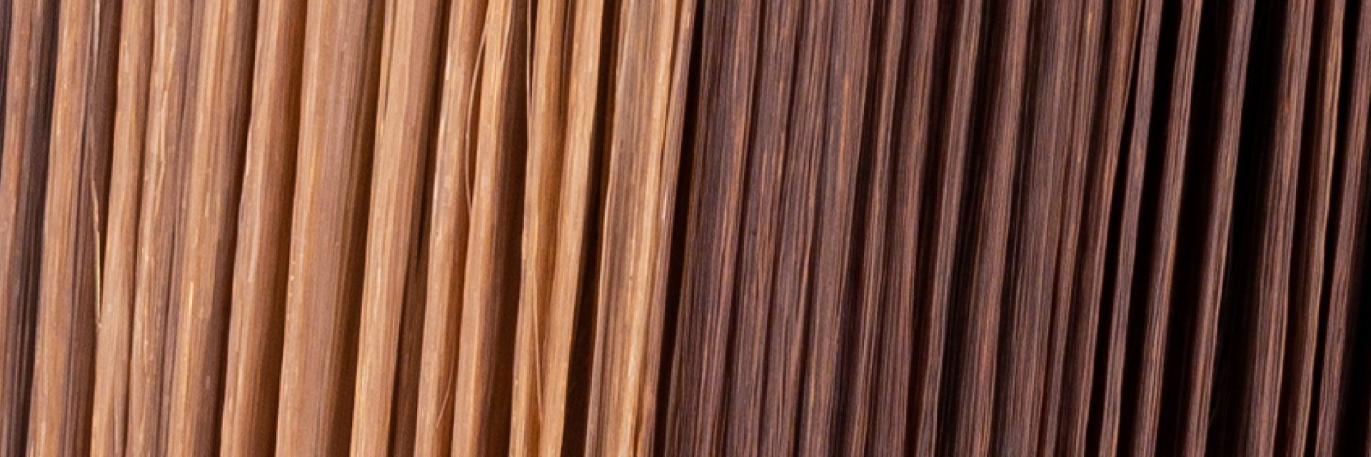 How to dye brunette streaks into your hair background