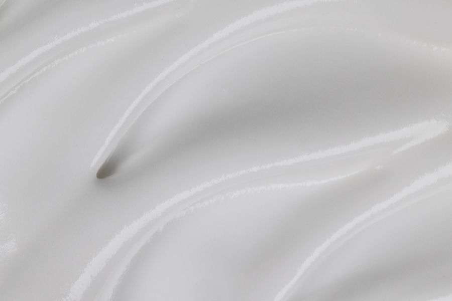 Reincarnation Bond Restoring Shampoo background image